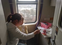 人民铁路为人民 方便旅客献爱心 南京客运段徐京车队连京第四包乘组优质服务纪实