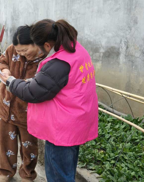 【平顶山】大驰首府：2月13日上午暖心开展“护骨现在做 健康为家国”公益活动